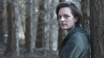 Elisabeth Moss rozpada się niczym chińska lalka na plakacie 2. sezonu 