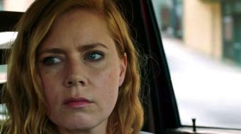 Jak Amy Adams zamieniła się w Camille z 