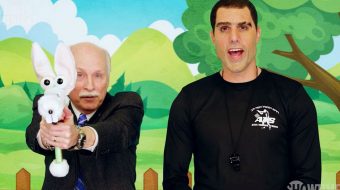 Broń dla 3-letnich dzieci? Zobaczcie, jak Sacha Baron Cohen wkręcił amerykańskich polityków