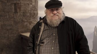 George R.R. Martin i inni pisarze pozywają ChatGPT. Dlaczego mają problem ze sztuczną inteligencją?