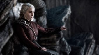 Ta ważna decyzja Daenerys była spontaniczna. Tak mówią twórcy 