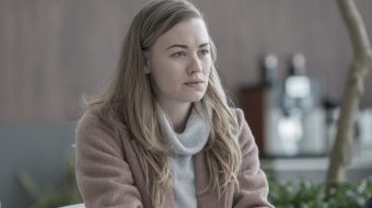 Co kombinuje Serena Joy? Yvonne Strahovski komentuje najnowszy odcinek 