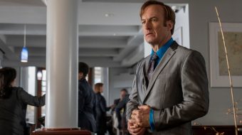 7 newsów na piątek: Nie żyje Robert Morse, Bob Odenkirk w nowym serialu, Idris Elba u twórcy 