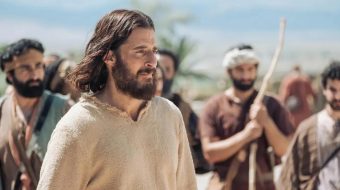 6 newsów na poniedziałek: Prequel serialu o Jezusie, bitwa w 