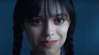 Skąd ten rzadki uśmiech Wednesday w 2. sezonie? Wyjaśniamy, co za nim stoi – i czemu to ważna chwila