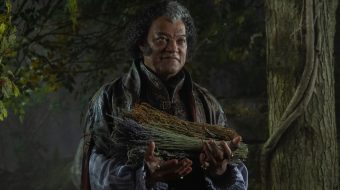 5 newsów na piątek: Laurence Fishburne jako Regis, powrót 